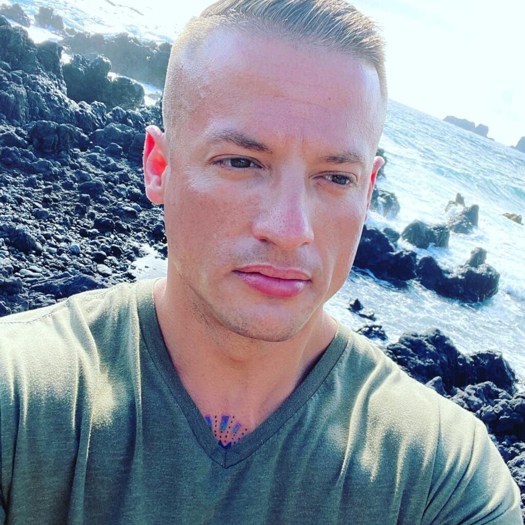 From some of my time in Hawaii managing tours, I hope to help you have the same amazing experience that I helped guests have weekly on the cruise ship. Safe Travels! - Justin - CEO Helicopterstour.com