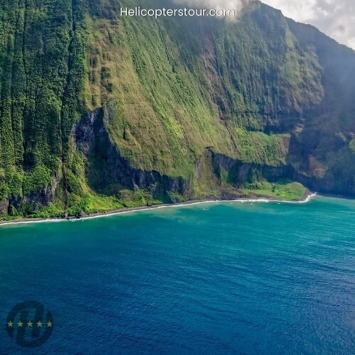 Aerial view of West Maui and Molokai for the best helicopter tours, West Maui and Molokai Special 45-Minute Helicopter Tour